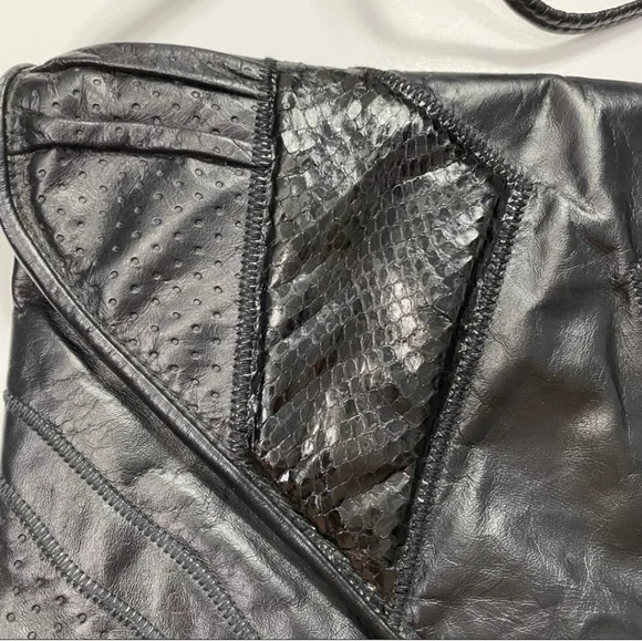 Vintage 70s Leather & Snakeskin Envelope Handbag Black Perforated Velvet Lined - Picture 2 of 14